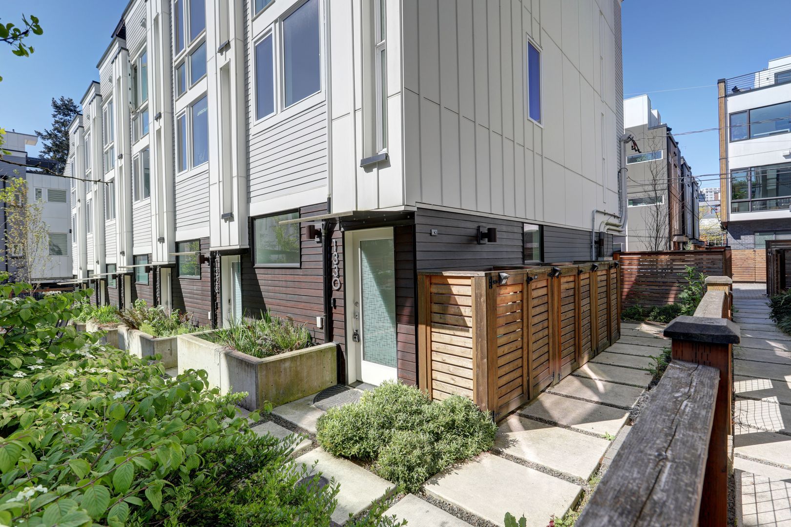 Seattle Townhome: 1330 E Spring St.