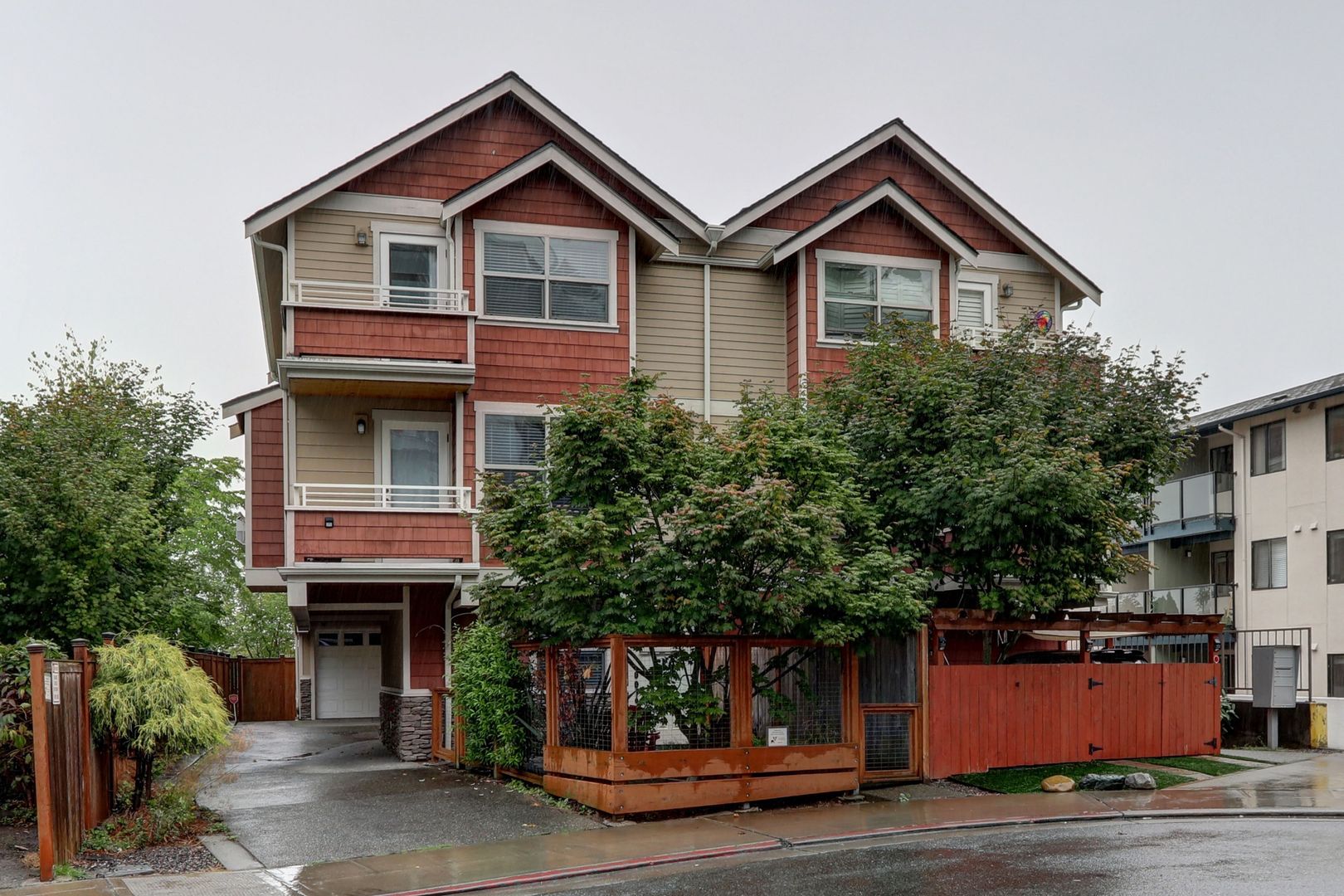 Seattle Townhome: 2462 Birch Ave N
