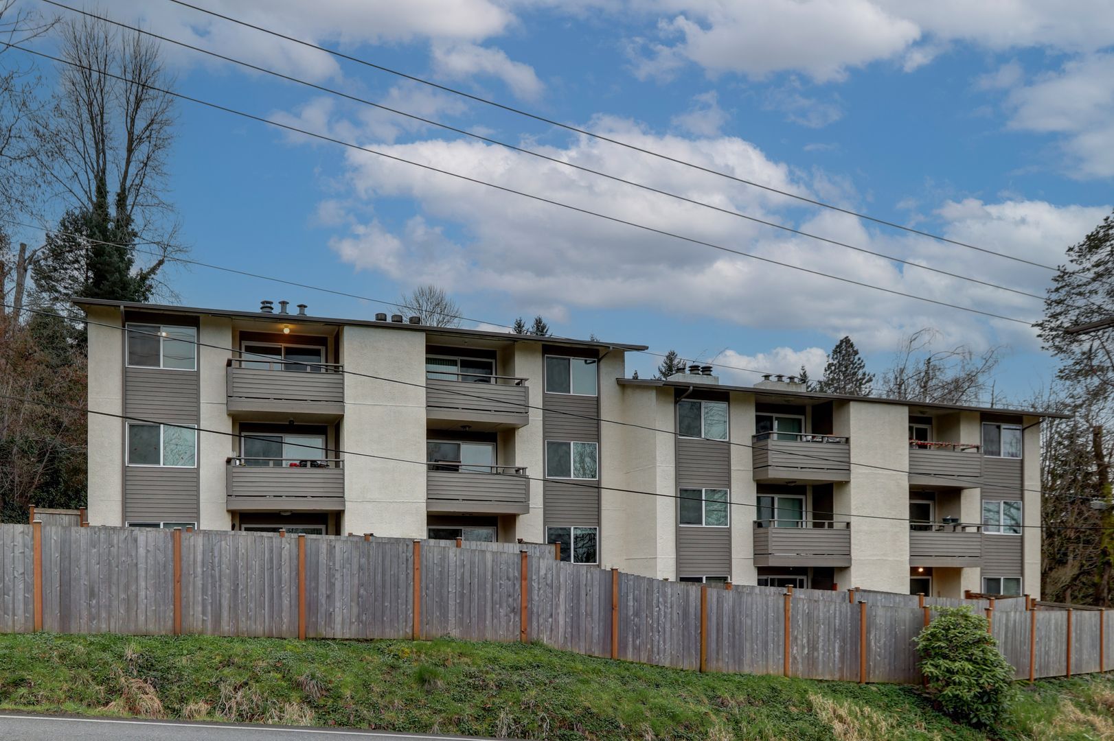 Kent Apartment: 106 Kensington Avenue S