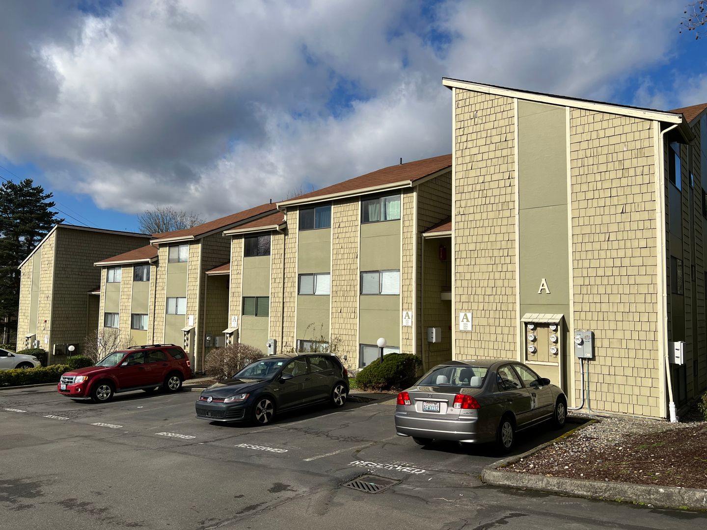 Renton Condo: 2020 Grant Ave S, #F104