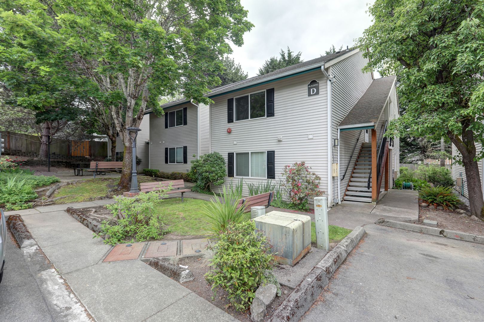 Renton House: 4231 NE 5th Street #D203