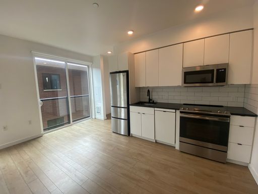 Welcome to Lakeview - Live in Luxury & Style in the heart of Eastlake – photo 1