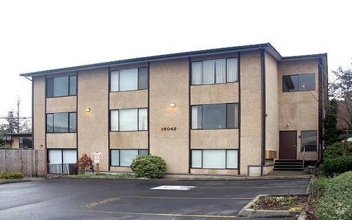 2 Months Free!! Spacious studio Apartment Available Now!