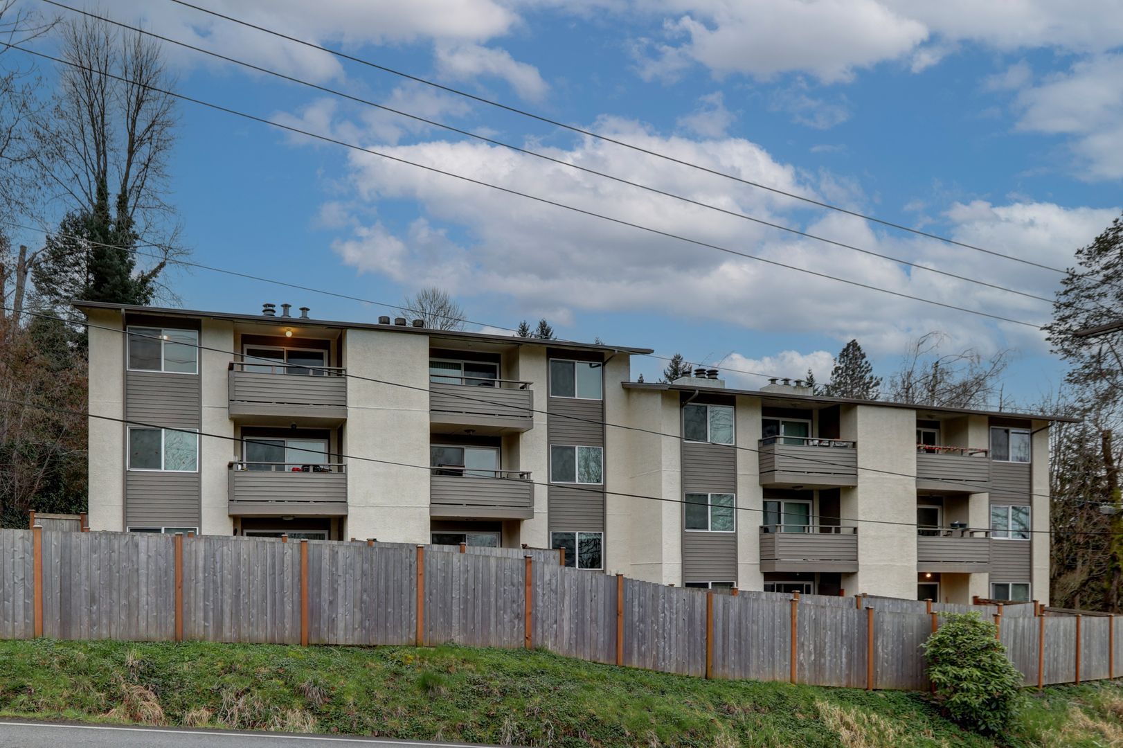 Kent Apartment: 106 Kensington Avenue S