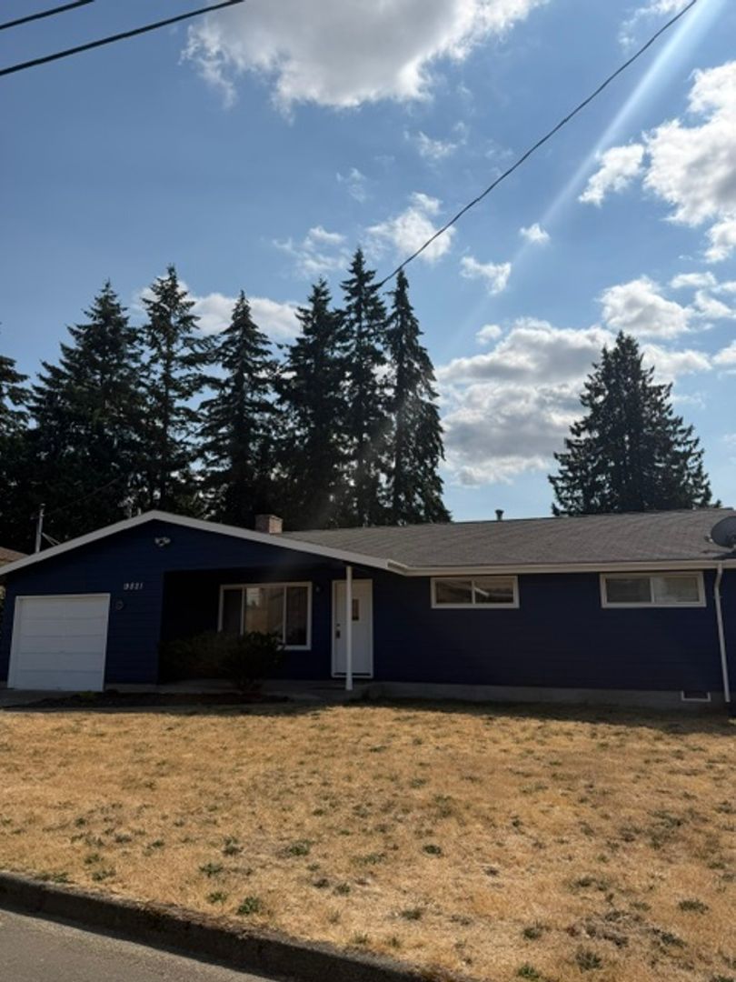 Kent House: 9821 S 212th St.