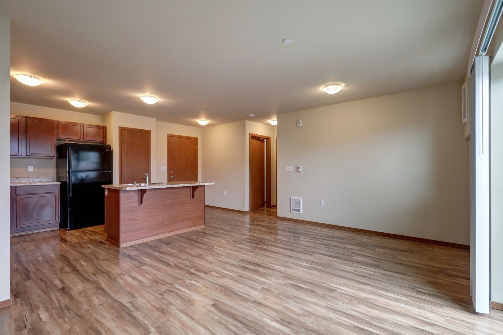Burien Apartment: 12210 Ambaum Blvd SW