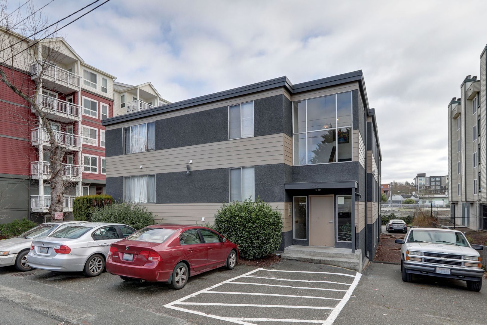 Seattle Apartment: 12348 28th Ave NE