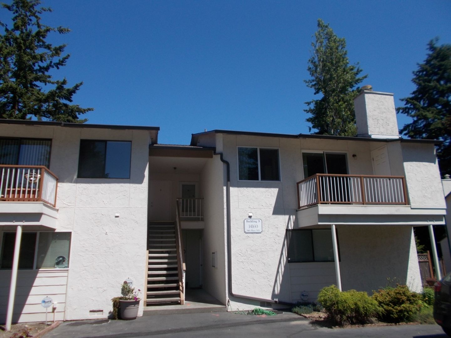 Kirkland House: 14160 74th Place NE #9D
