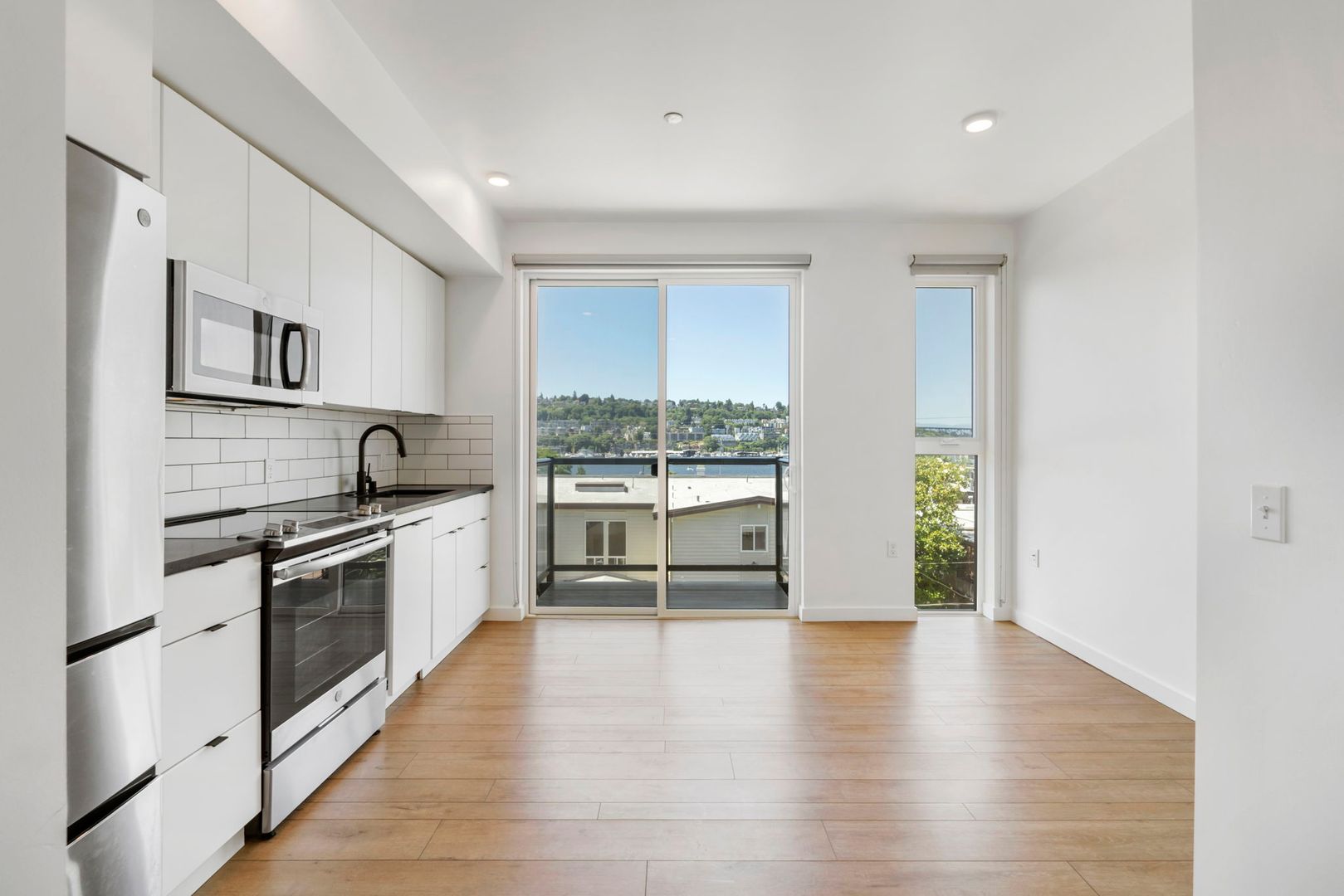 Seattle Apartment: 2227 Yale Ave E