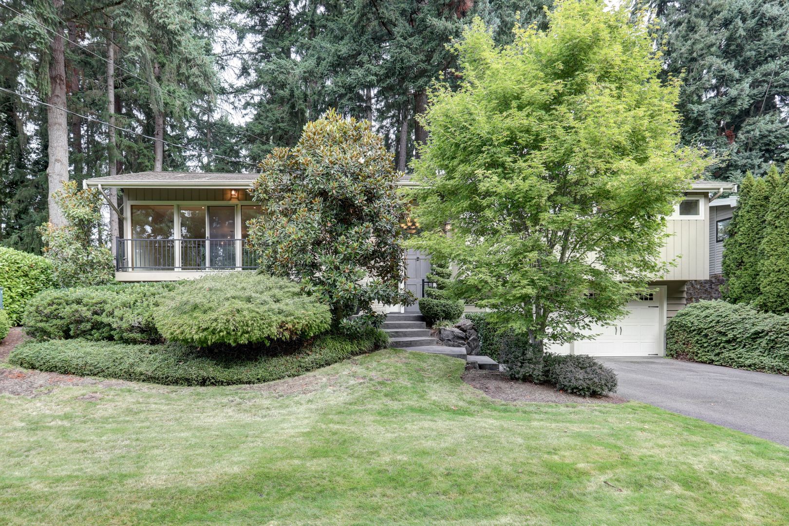 Bellevue House: 11004 SE 26th St.