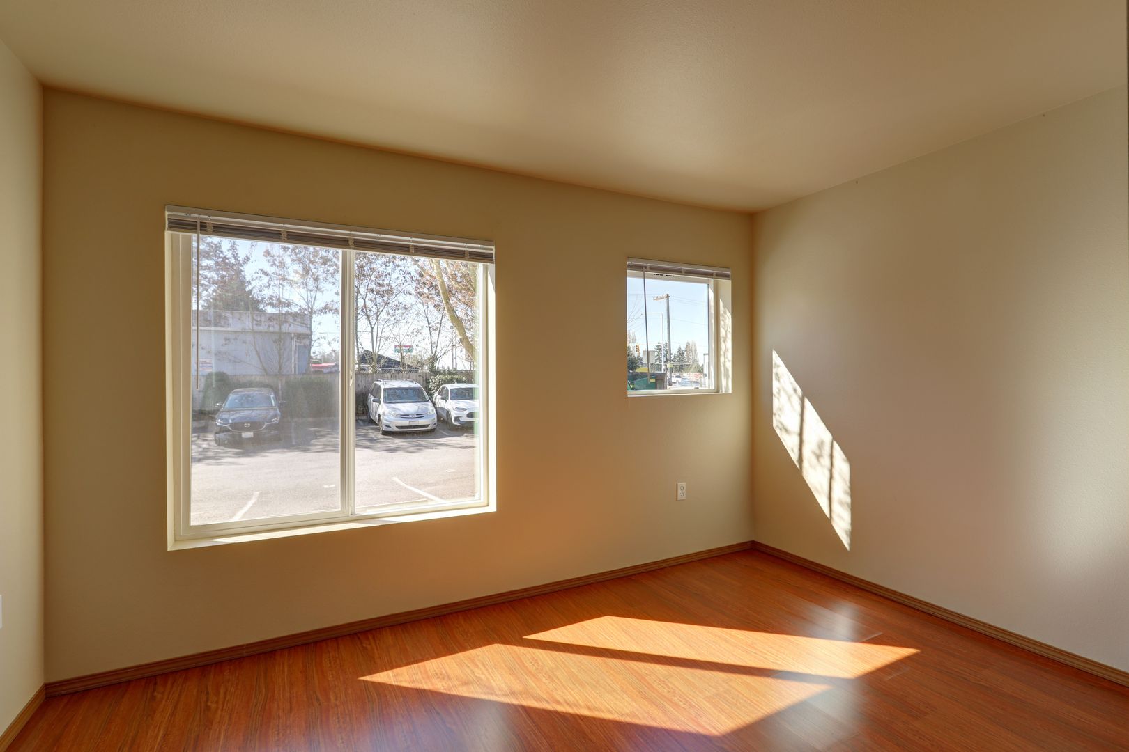 Seattle Apartment: 11060 16th Ave SW