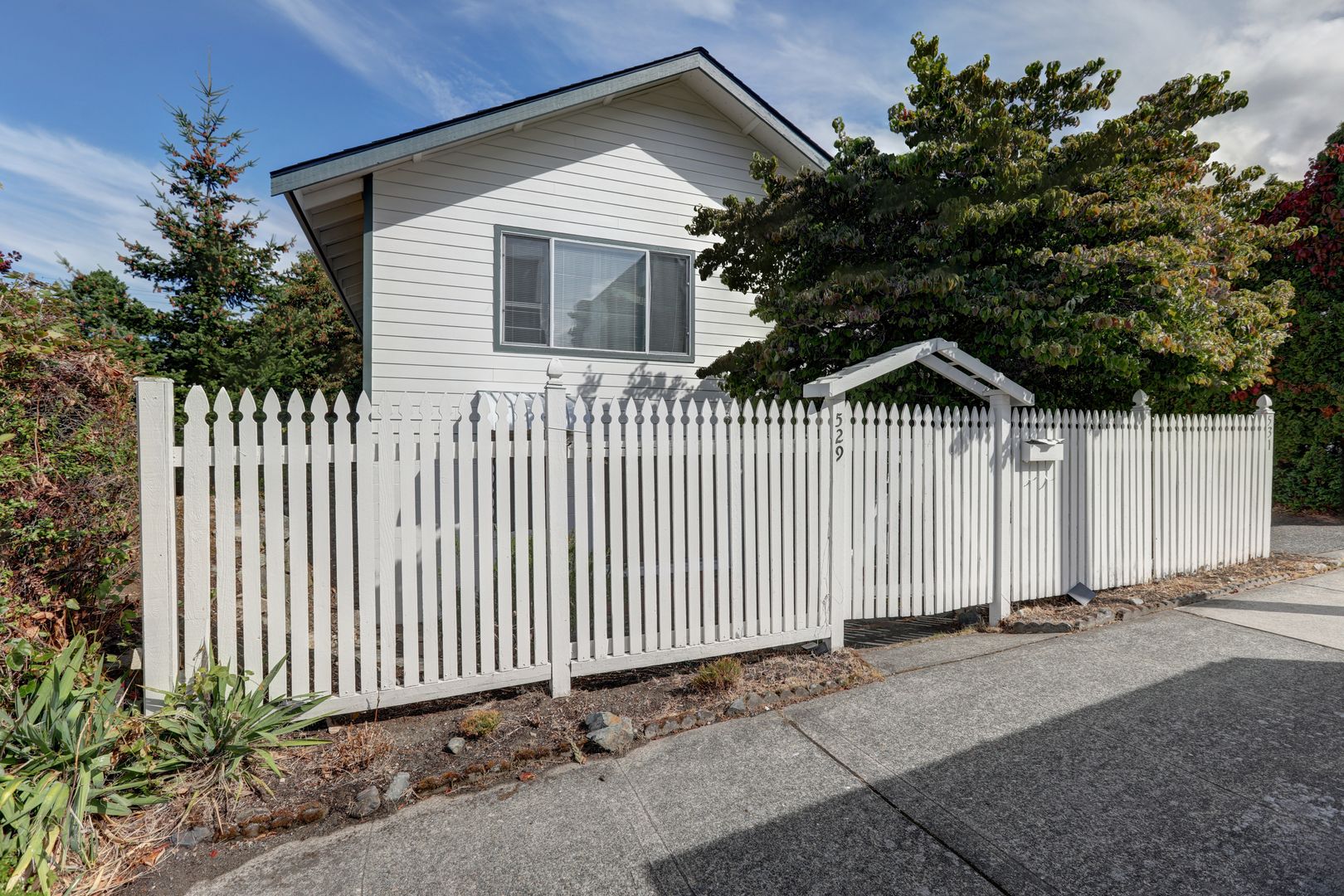 Edmonds House: 529 Maple Street