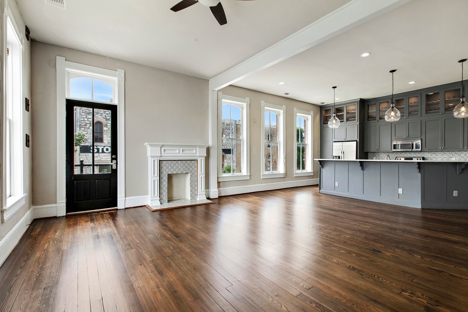 San Marcos Apartment: 202 N. LBJ