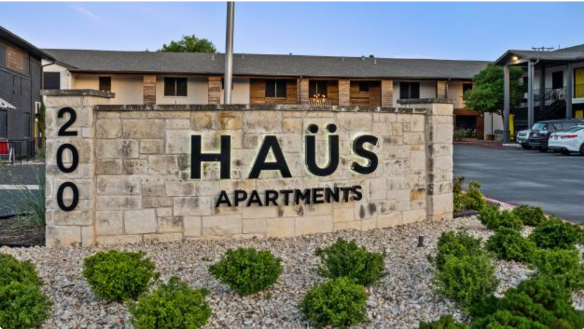 New Braunfels Apartment: 200 Primrose Circle