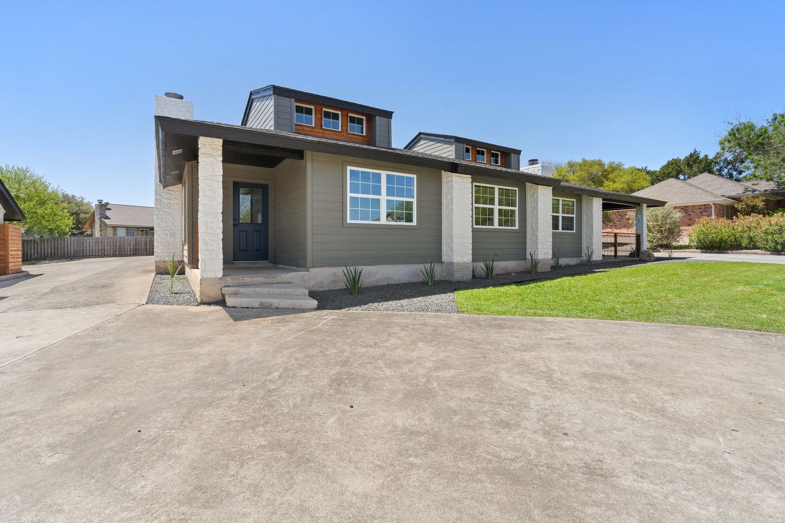 Lakeway Apartment: 287 Mooring Circle