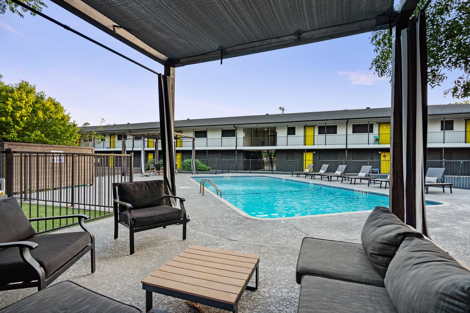 New Braunfels Apartment: 200 Primrose Circle