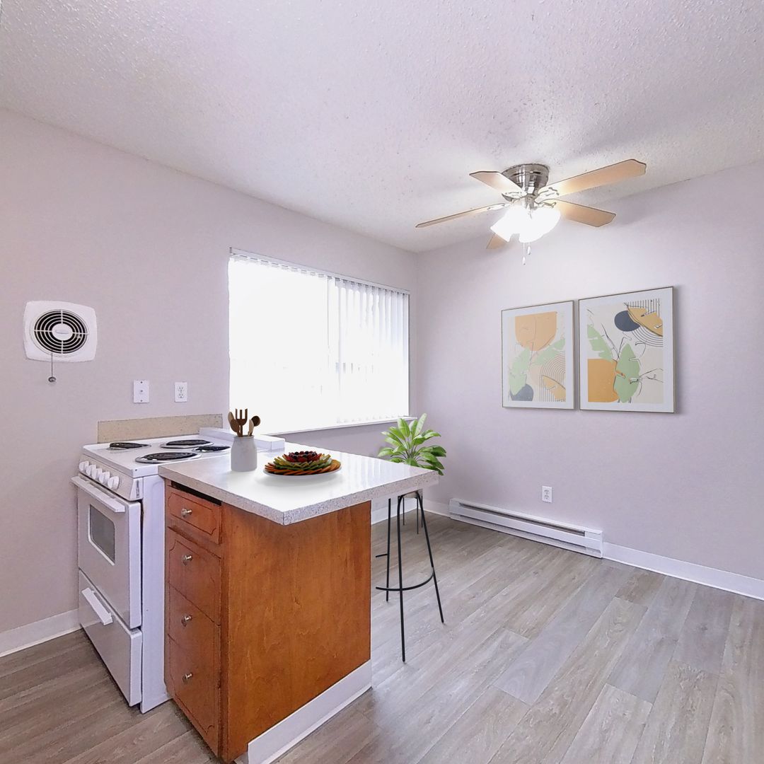 Milwaukie Apartment: 12600 SE River Road