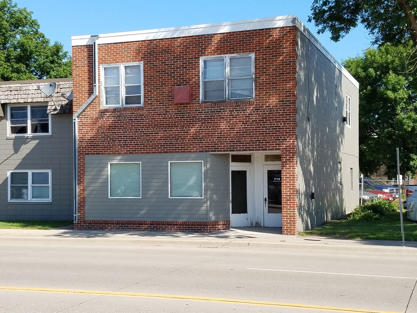 Willmar Apartment: 718 Litchfield Ave SW
