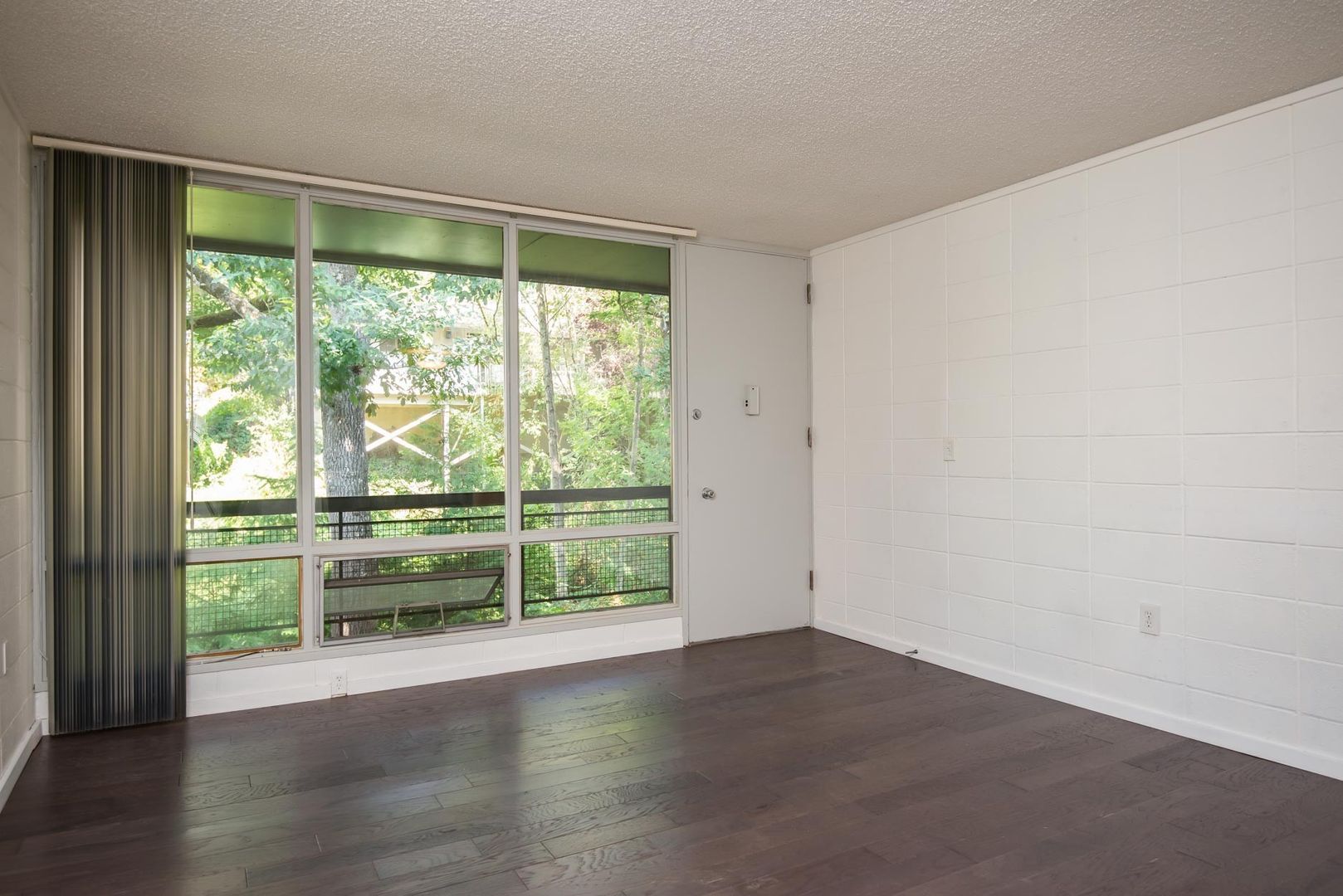 Portland Apartment: 4916 SW 56th Ave.