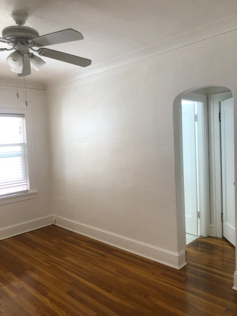 Portland Apartment: 3046 NE Holladay