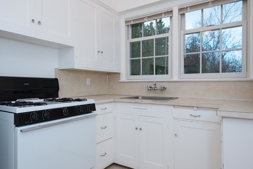 HOLLYWOOD BUZZ IS VINTAGE 1 BEDROOM – photo 1