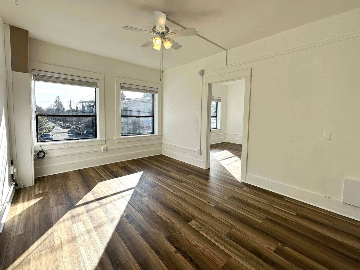 Portland Apartment: 3701 SE Hawthorne Blvd