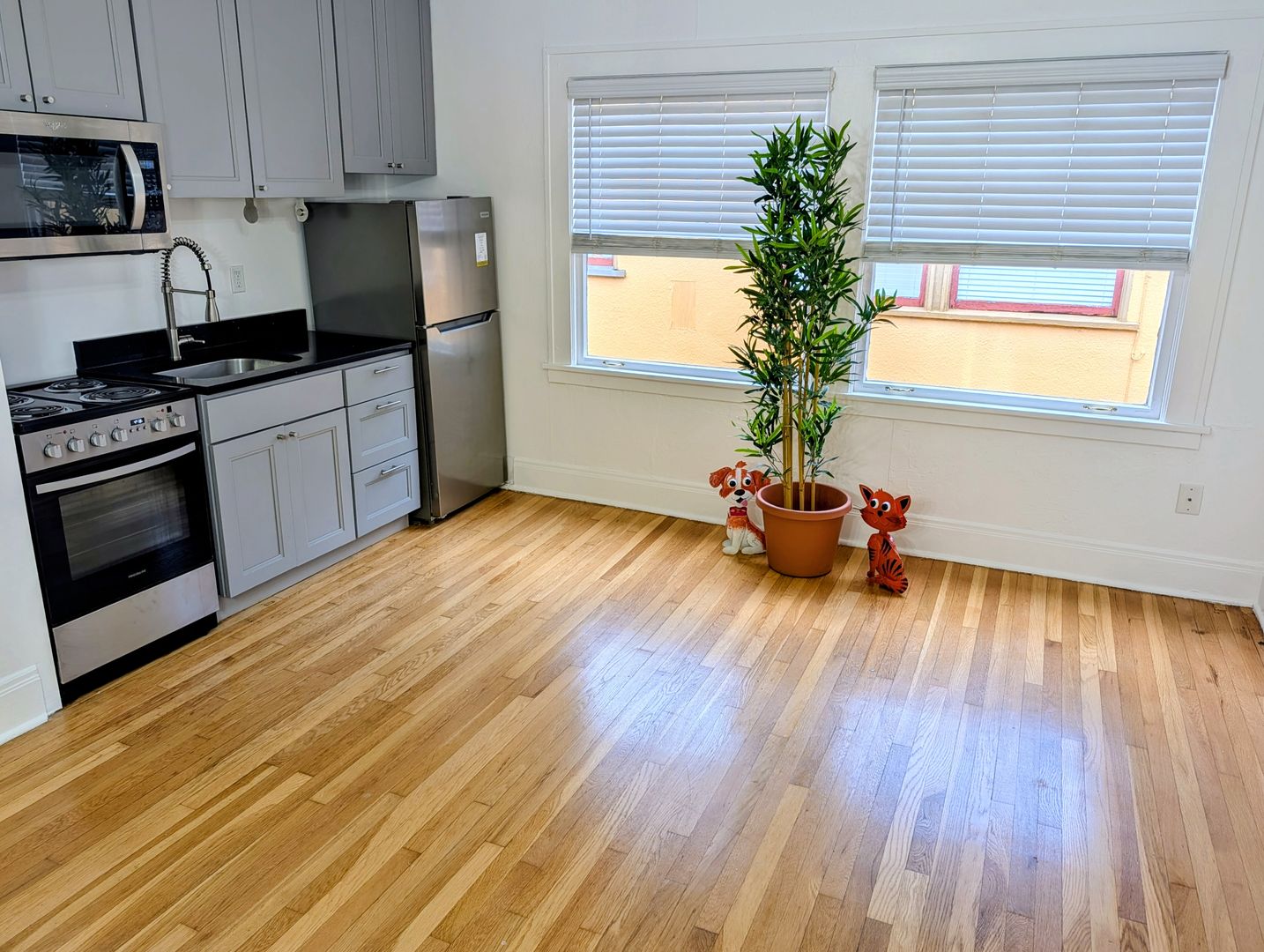 Portland Apartment: 1958 N.W. Irving Street