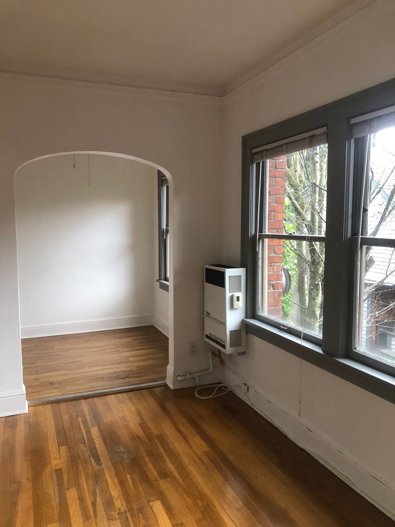 Portland Apartment: 2465 NW Raleigh St.