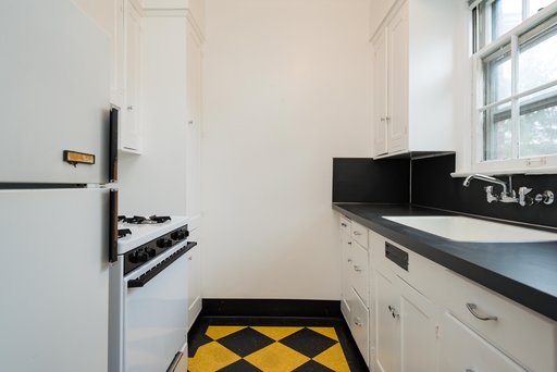 Hollywood Vintage 1 Bedroom - APPLICATION PENDING – photo 1