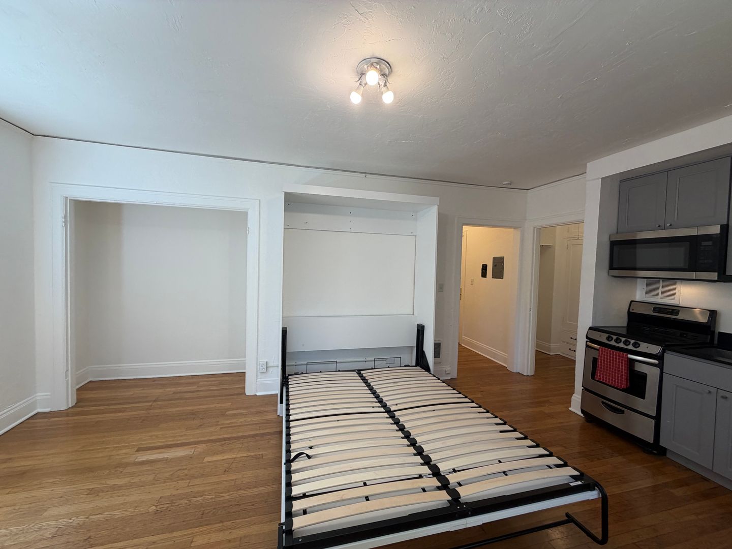 Portland Apartment: 1958 N.W. Irving Street