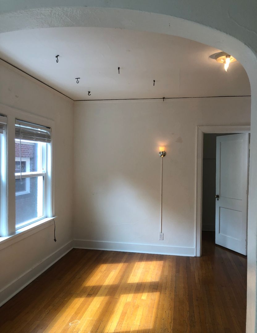 Portland Apartment: 3046 NE Holladay