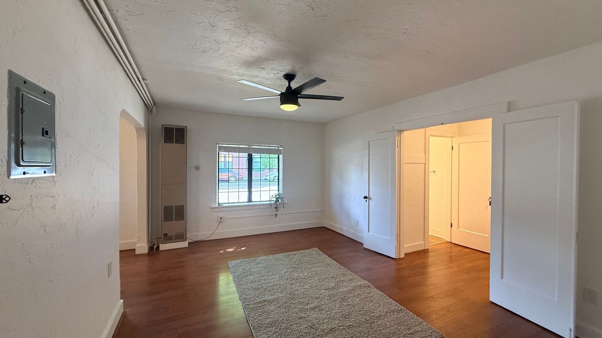 Vancouver Apartment: 215 E 12th