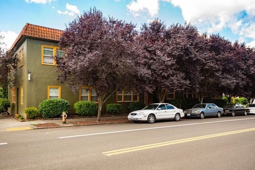 HUGE!! 876 SQ. Ft. - 1bedroom - Dogs welcome - Stunning hardwoods. – photo 1