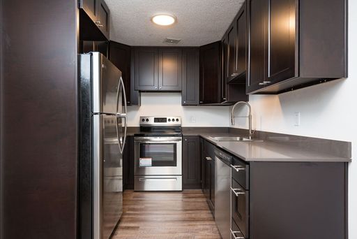 Mid-Century 2 Bed! No Pet Rent! – photo 1