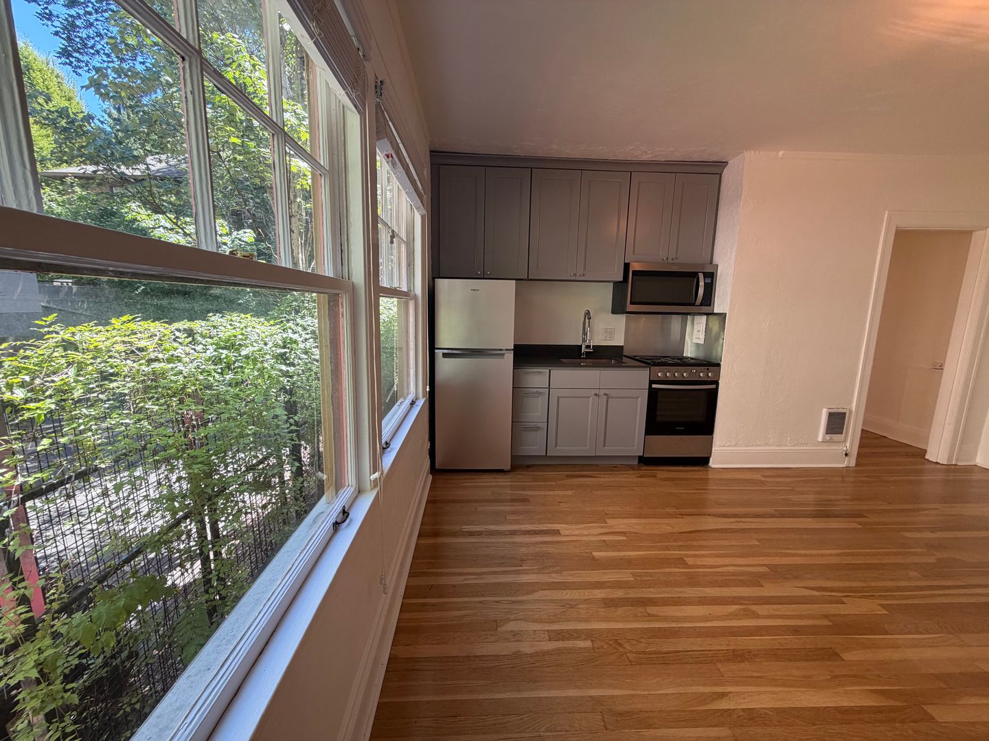 Portland Apartment: 1958 N.W. Irving Street