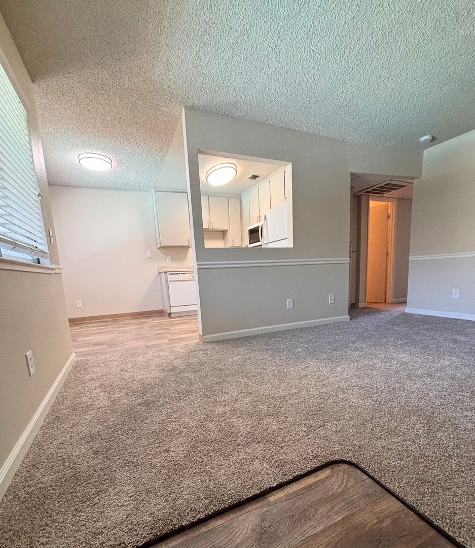 Carmichael Apartment: 5915 Kenneth Avenue