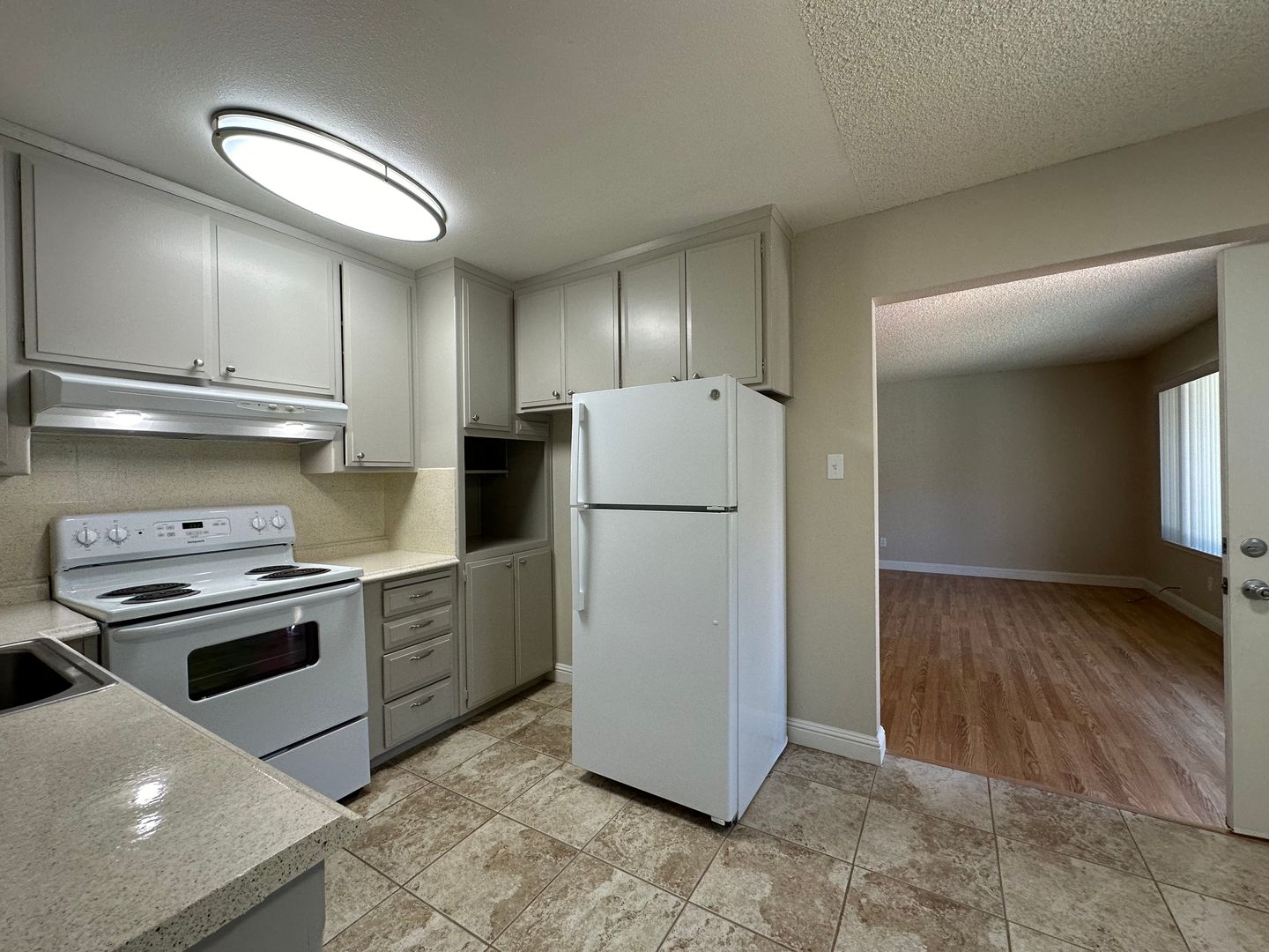 Sacramento Apartment: 5981 Lake Crest Way