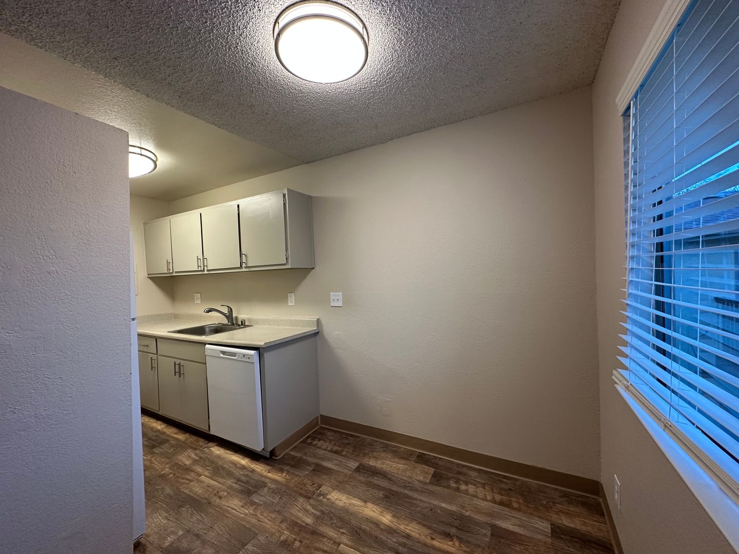 Walnut Avenue (2548) 14 of 16