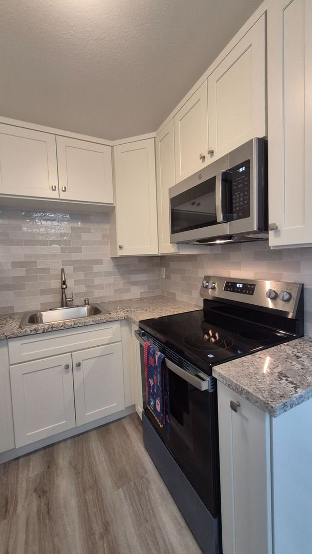 Central Air and Heat, Dishwasher, Renovated! $1,050 Lease Signing Bonus! 11 of 12