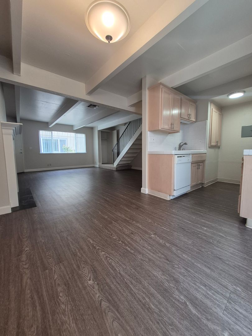 Sacramento Apartment: 2612-2616 G Street