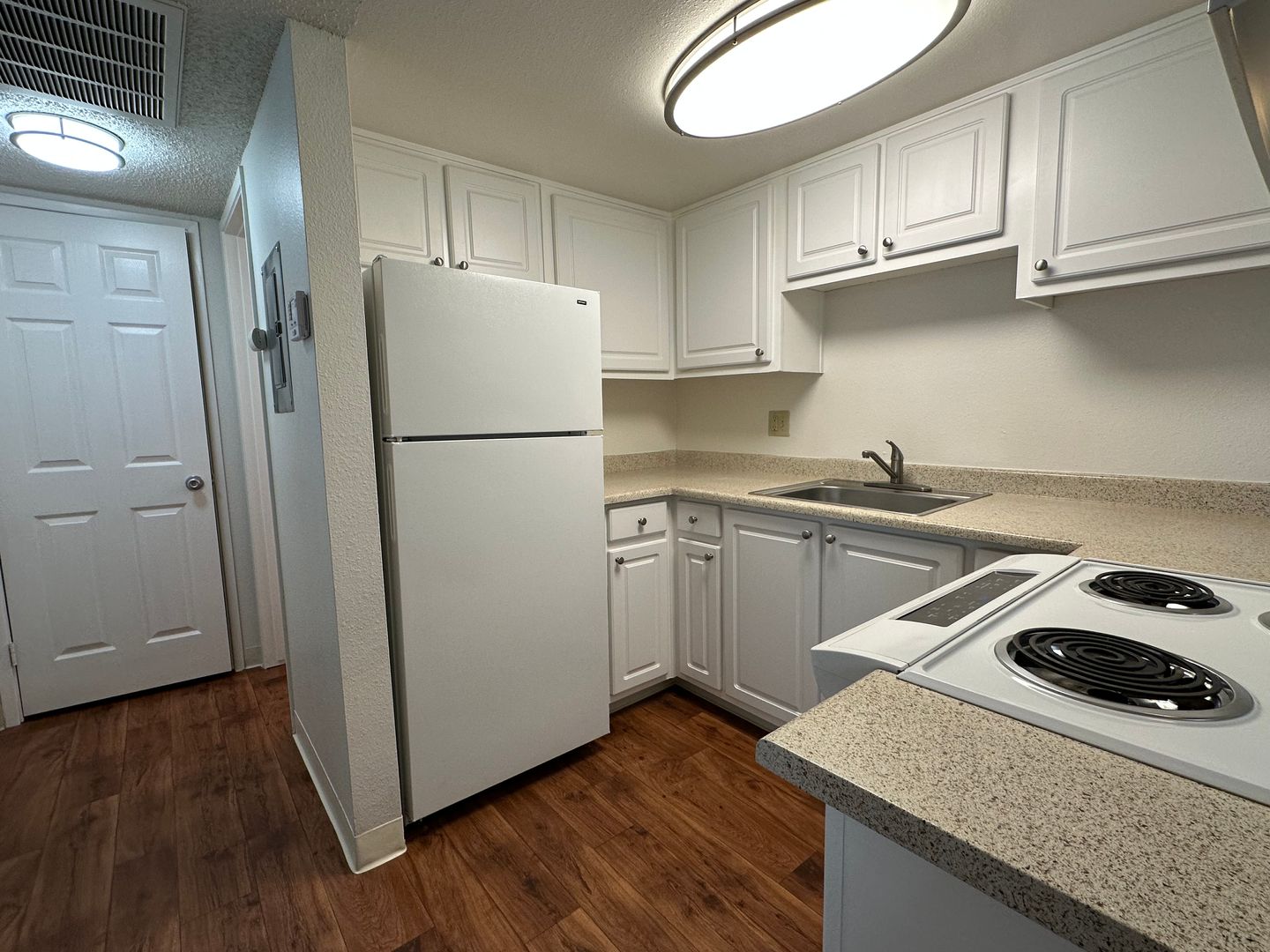 Fair Oaks Apartment: 4900-4948 Stamas Lane