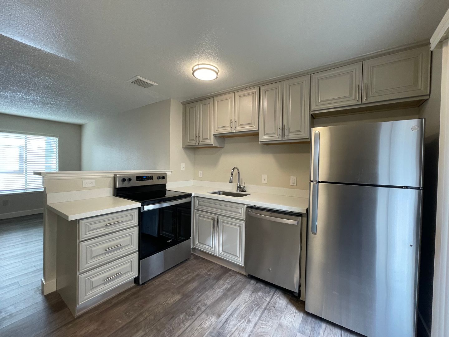 Sacramento Apartment: 2113 O Street