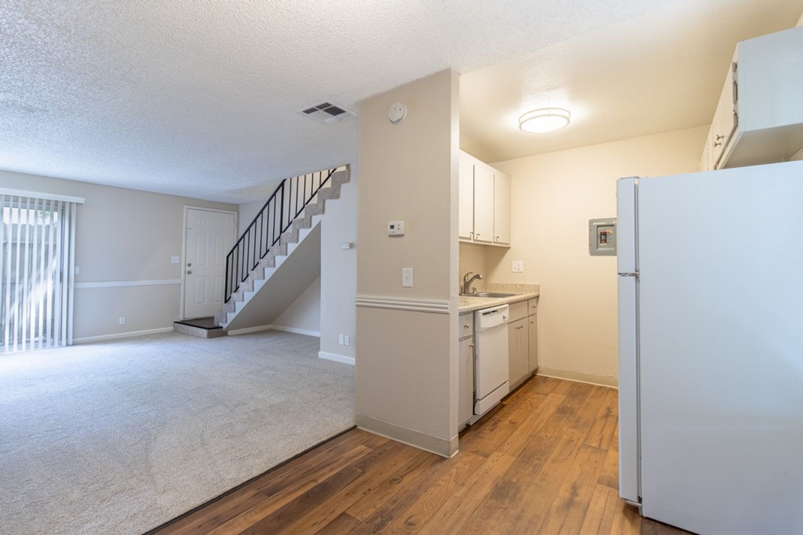 Carmichael Apartment: 2548 Walnut Avenue