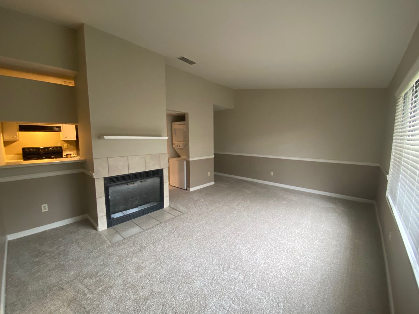 Citrus Heights Apartment: 5909-6001 Country Lane