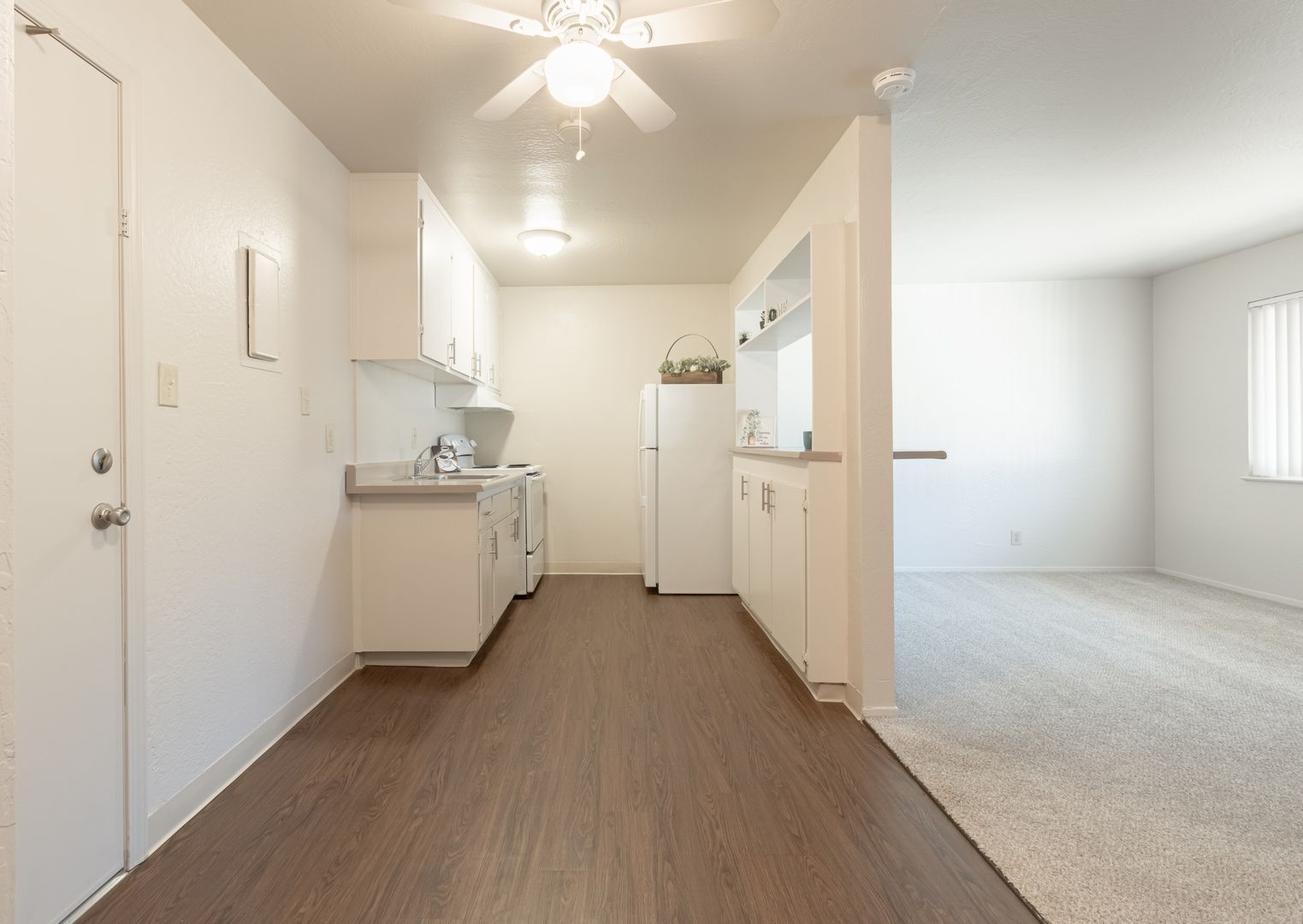 Sacramento Apartment: 2941 Marconi Avenue