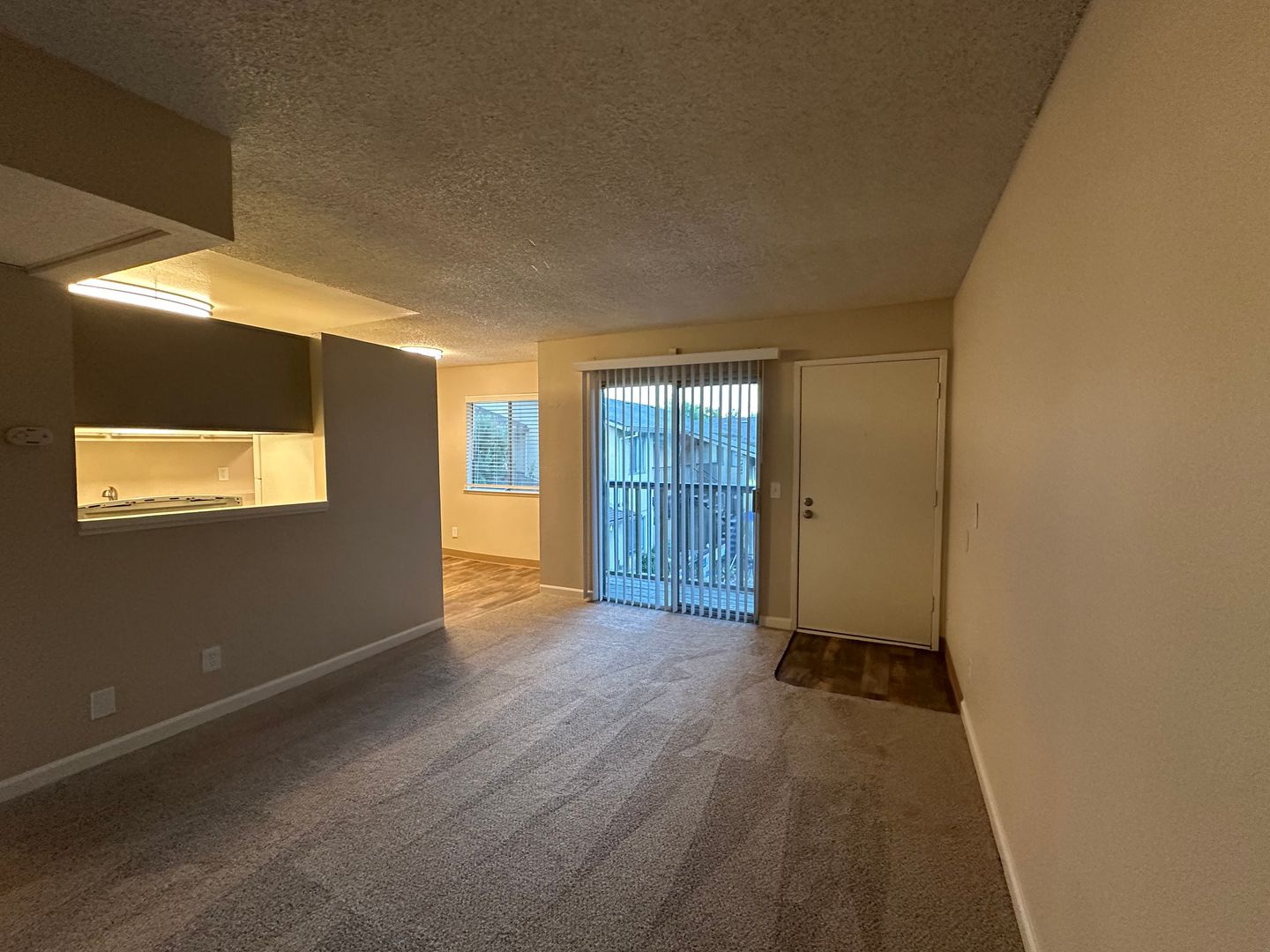 Walnut Avenue (2548) 5 of 16