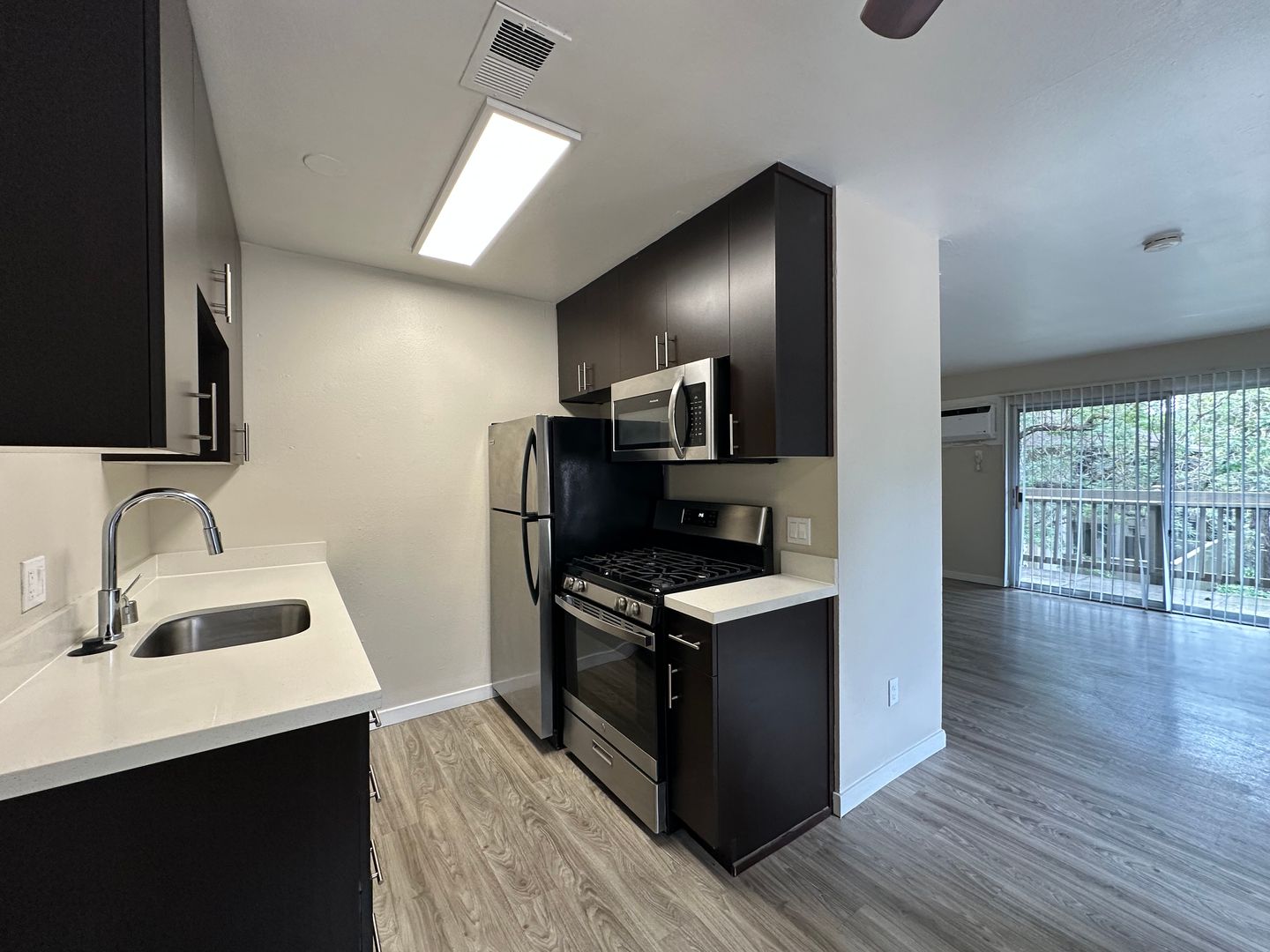 West Sacramento Apartment: 555 Douglas Street