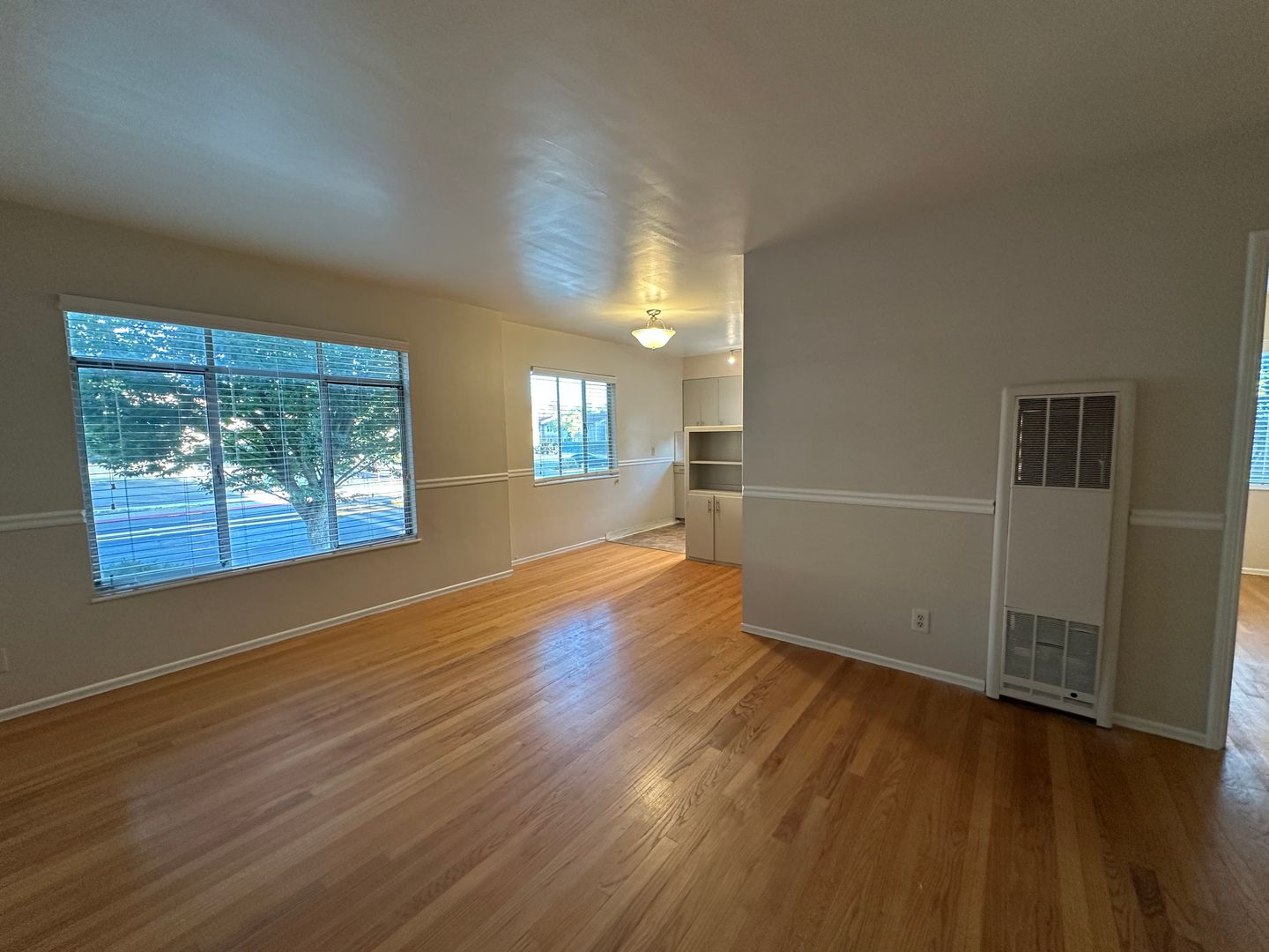 Carlson Drive (5488, 5492) 9 of 12