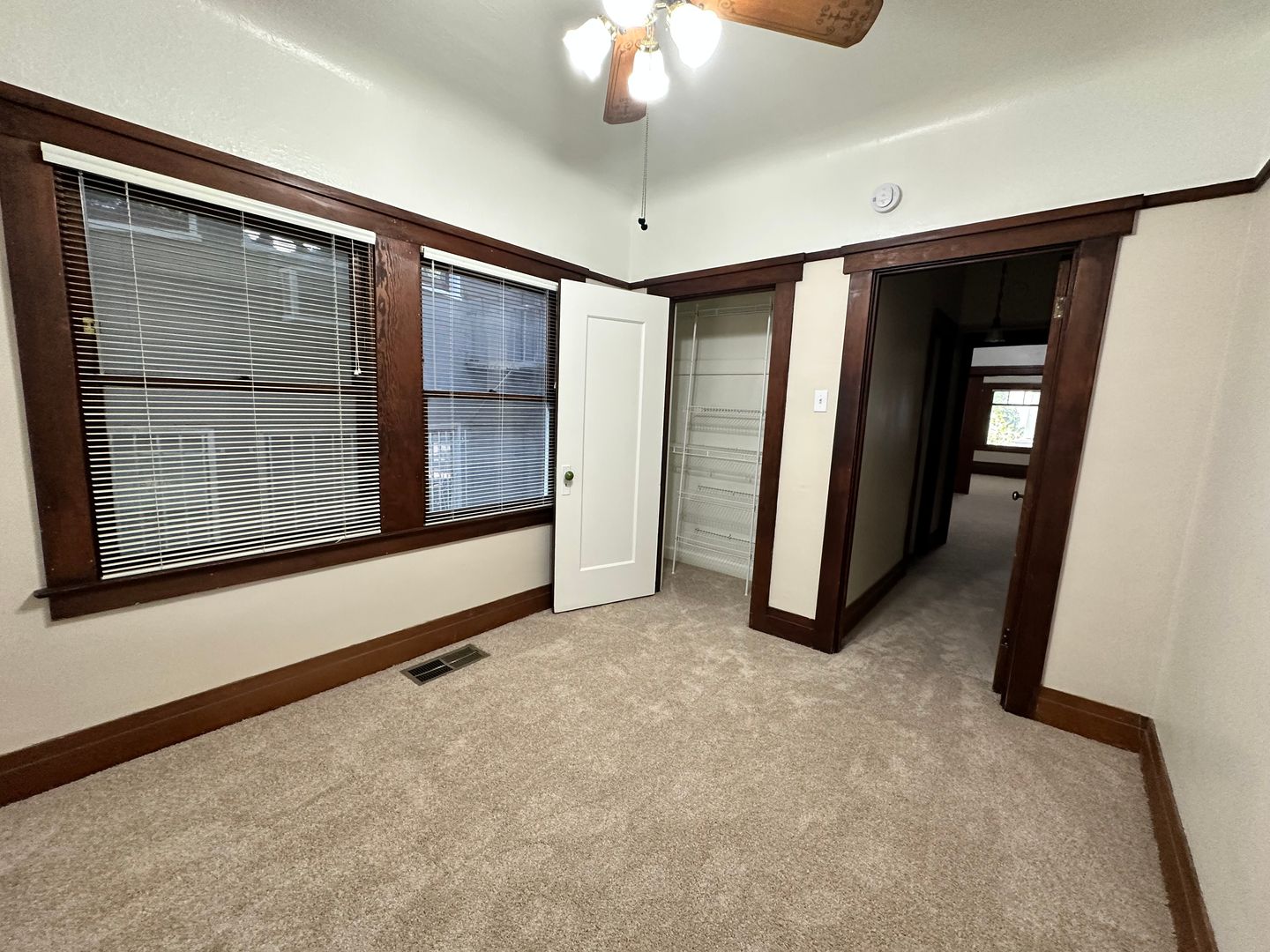 Vintage Charm, Great Location! Very Spacious Downstairs Flat 6 of 12