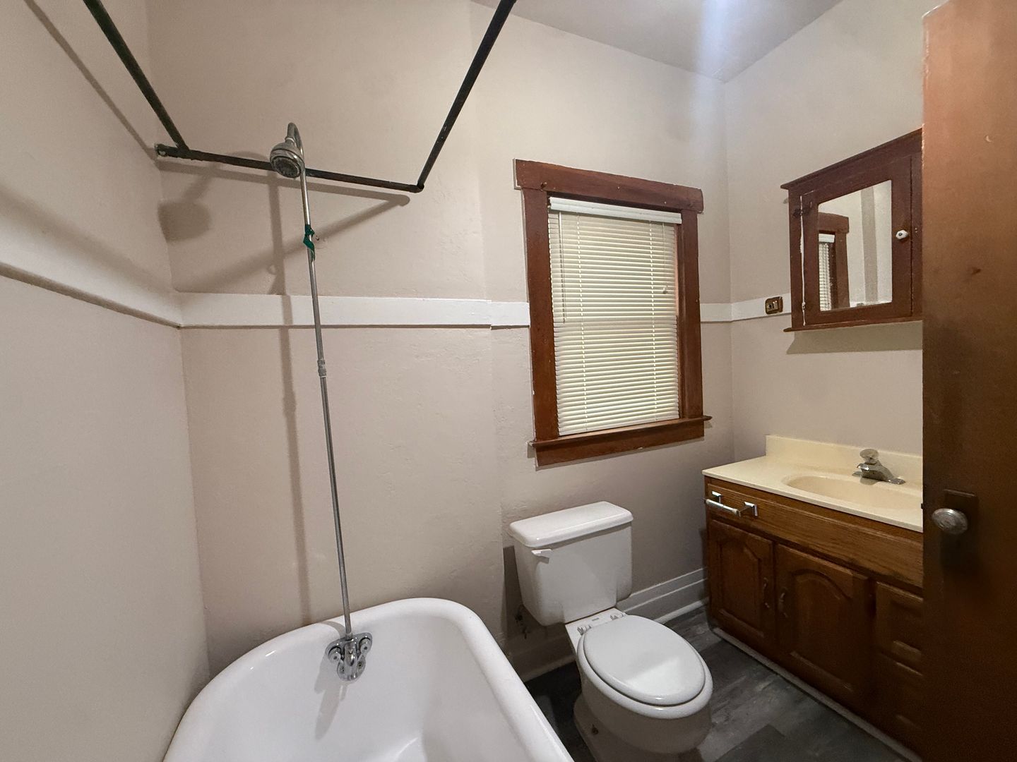 Vintage Charm, Great Location! Very Spacious Downstairs Flat 11 of 12